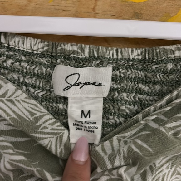 Cutesy Frilly Green Floral Top - Picture 3 of 4